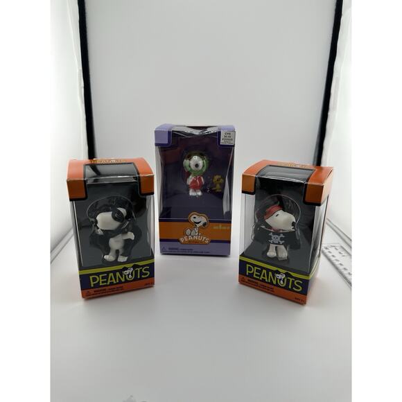 Set of 3 Forever Fun Peanuts Snoopy Halloween Figurines Pirate Masked Marvel Bar - Picture 6 of 10